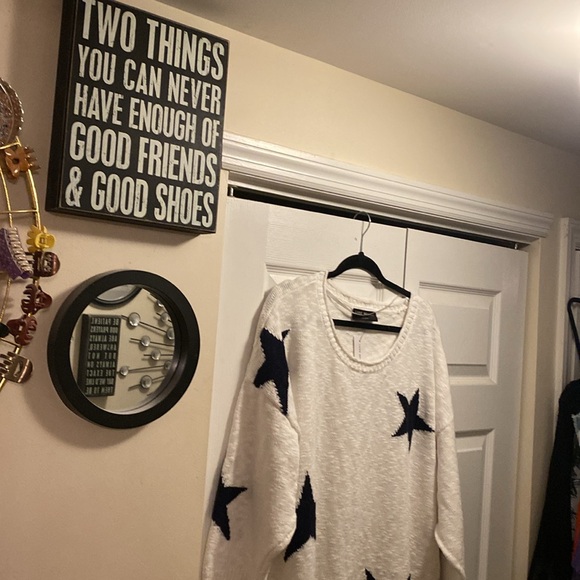 Lane Bryant⭐️Distressed White & BlueStars⭐️ ClassicPullOver SweaterNWT Size22/24 - Picture 4 of 10